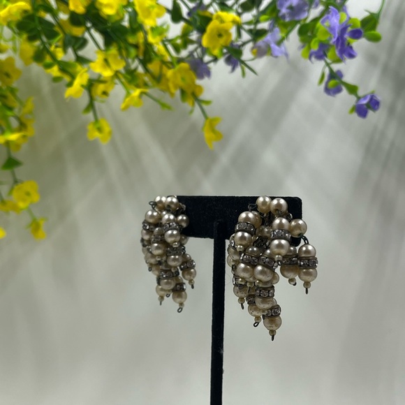 Castlecliff Signed Vintage 1960s Pearl Clip On Earrings - Picture 3 of 6